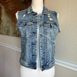 Silver Jeans Vest Size S/P Frayed Arm Distressed  NWT